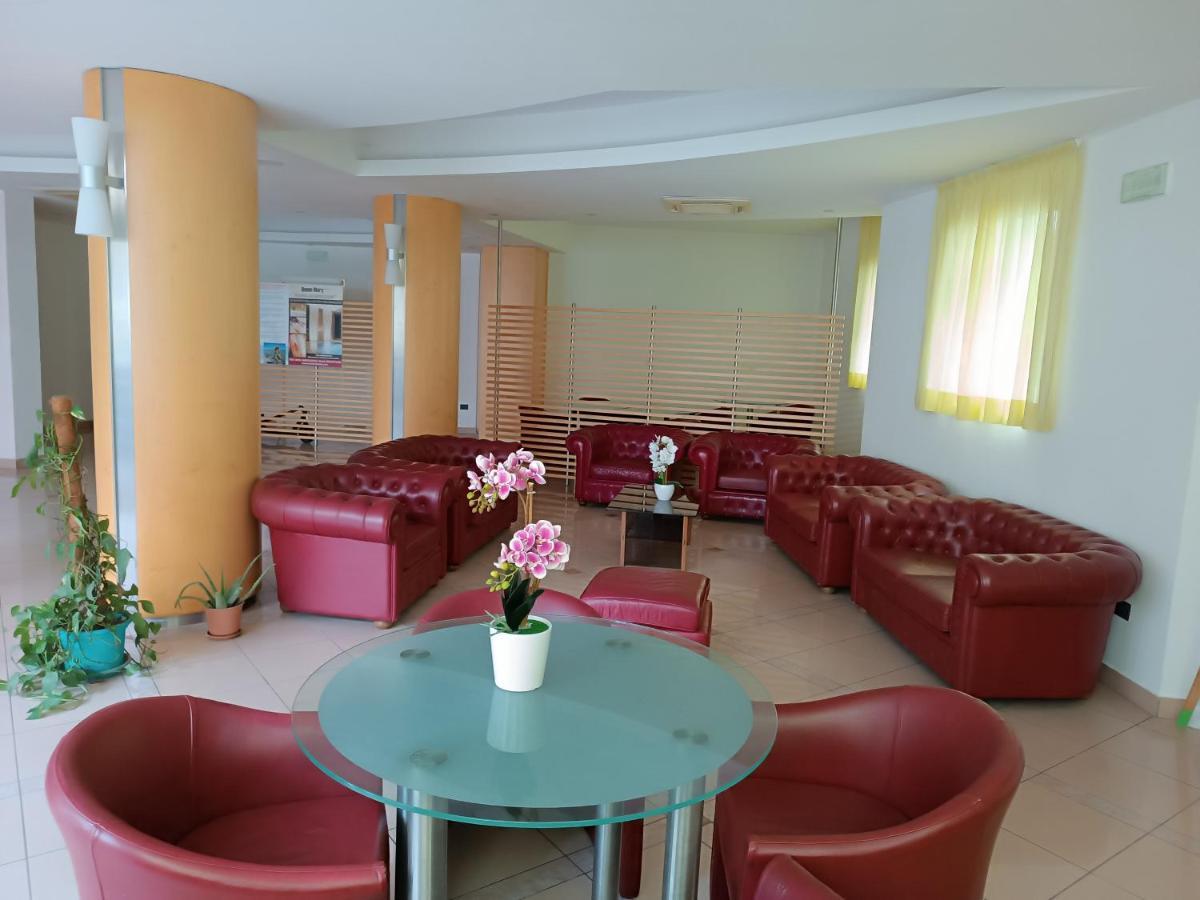 Residence Queen Mary Cattolica Exterior foto